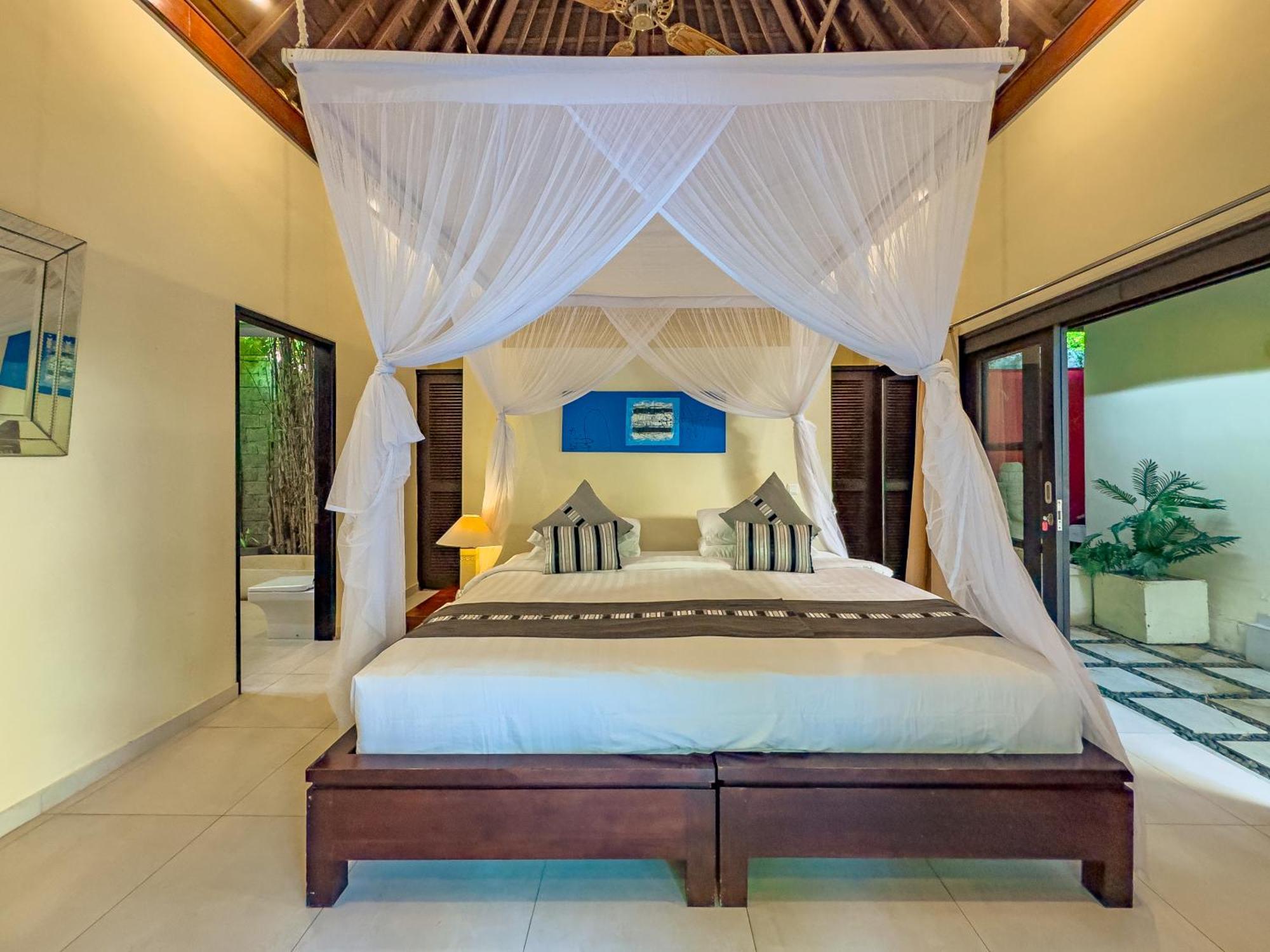 Villa Bugis Abimanyu Seminyak Номер фото
