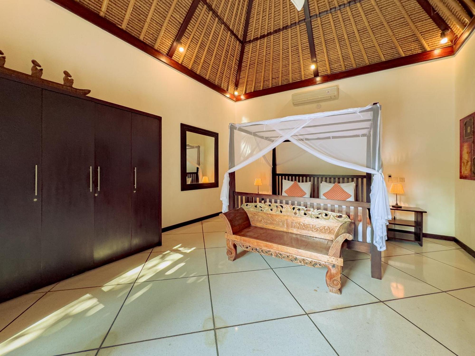 Villa Bugis Abimanyu Seminyak Номер фото