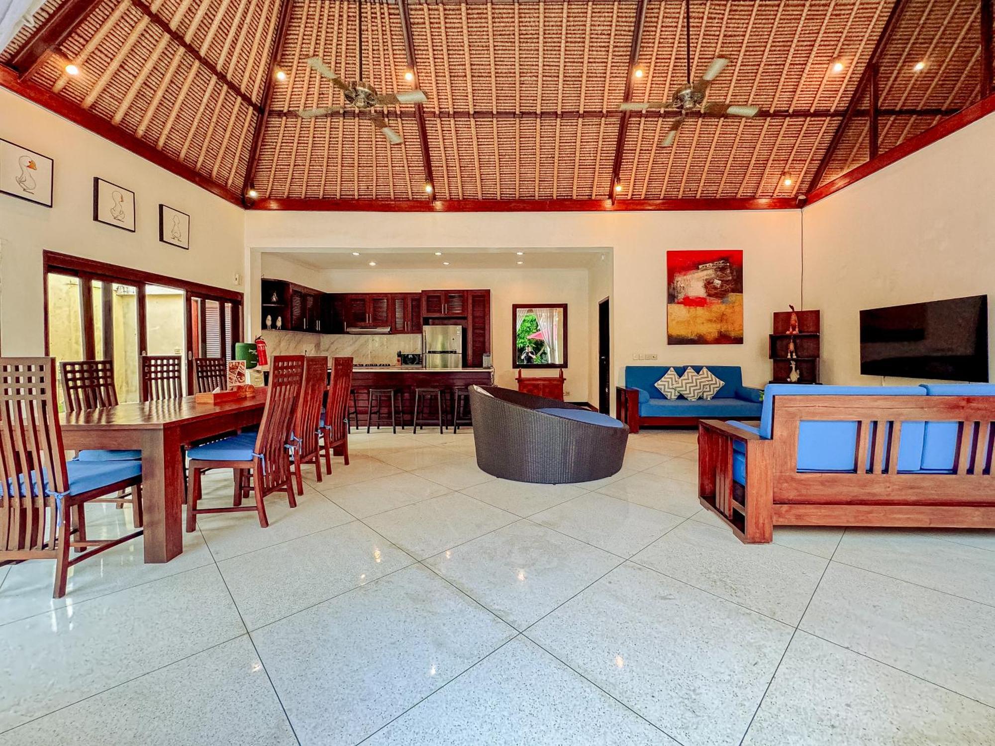 Villa Bugis Abimanyu Seminyak Номер фото