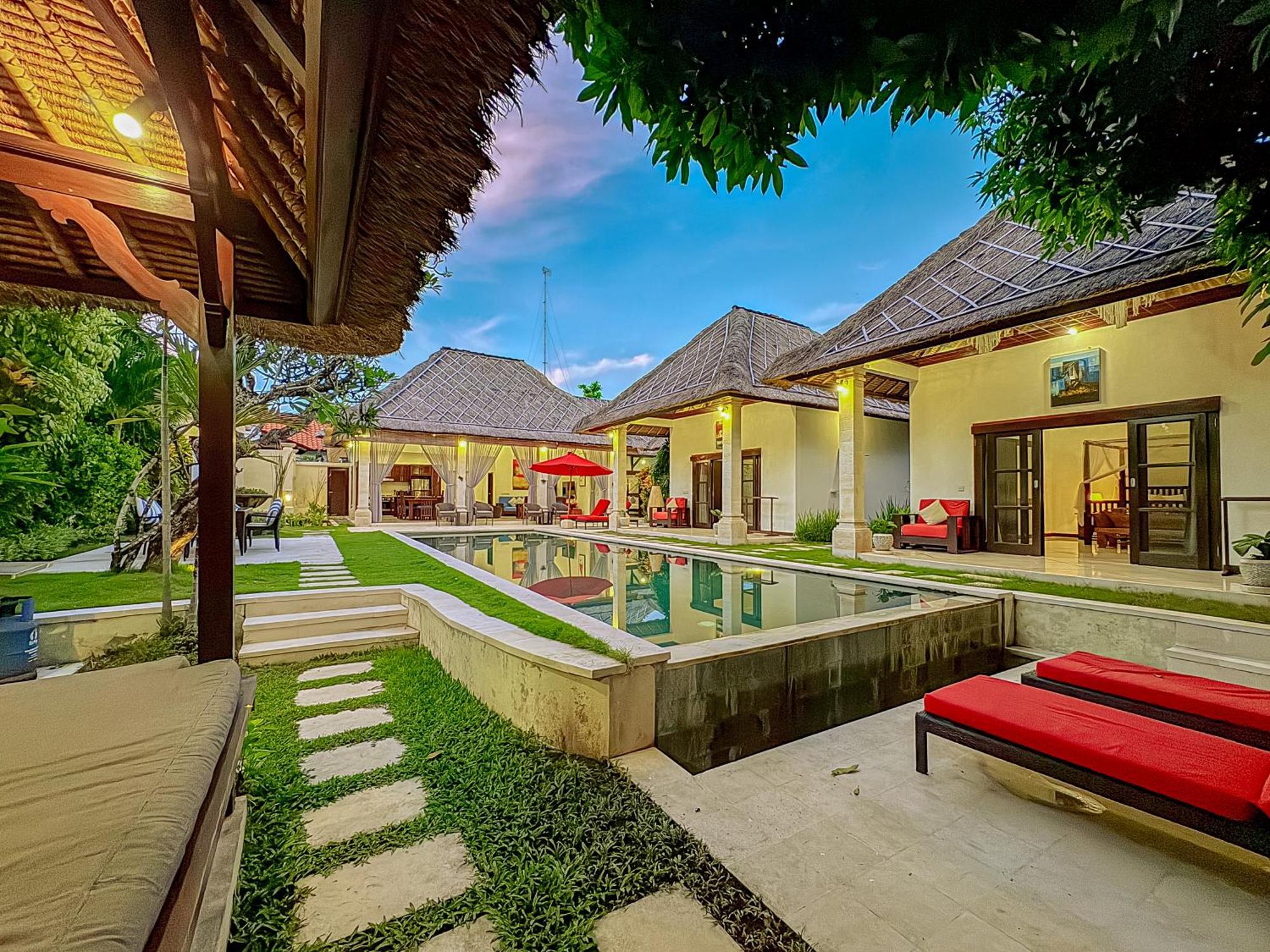 Villa Bugis Abimanyu Seminyak Номер фото